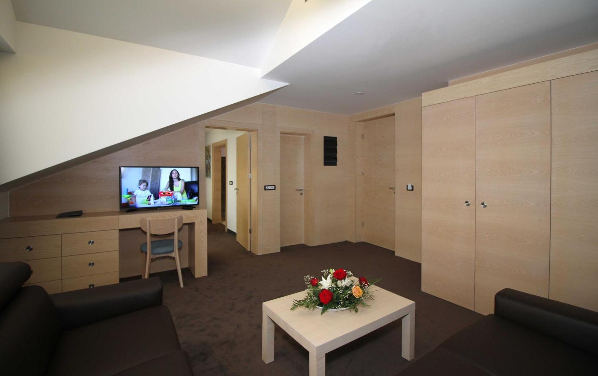 Hotel International Prishtina & Spa Prishtinë Phòng bức ảnh