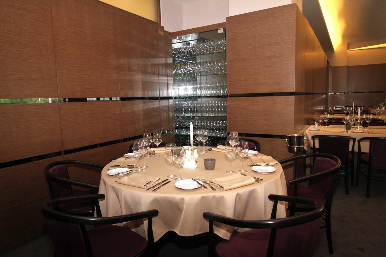 Hotel International Prishtina & Spa Prishtinë Ngoại thất bức ảnh