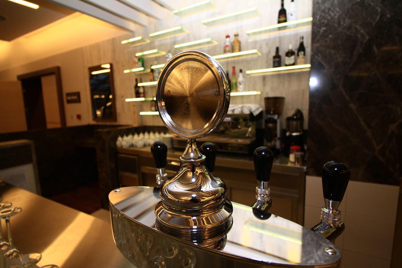 Hotel International Prishtina & Spa Prishtinë Ngoại thất bức ảnh
