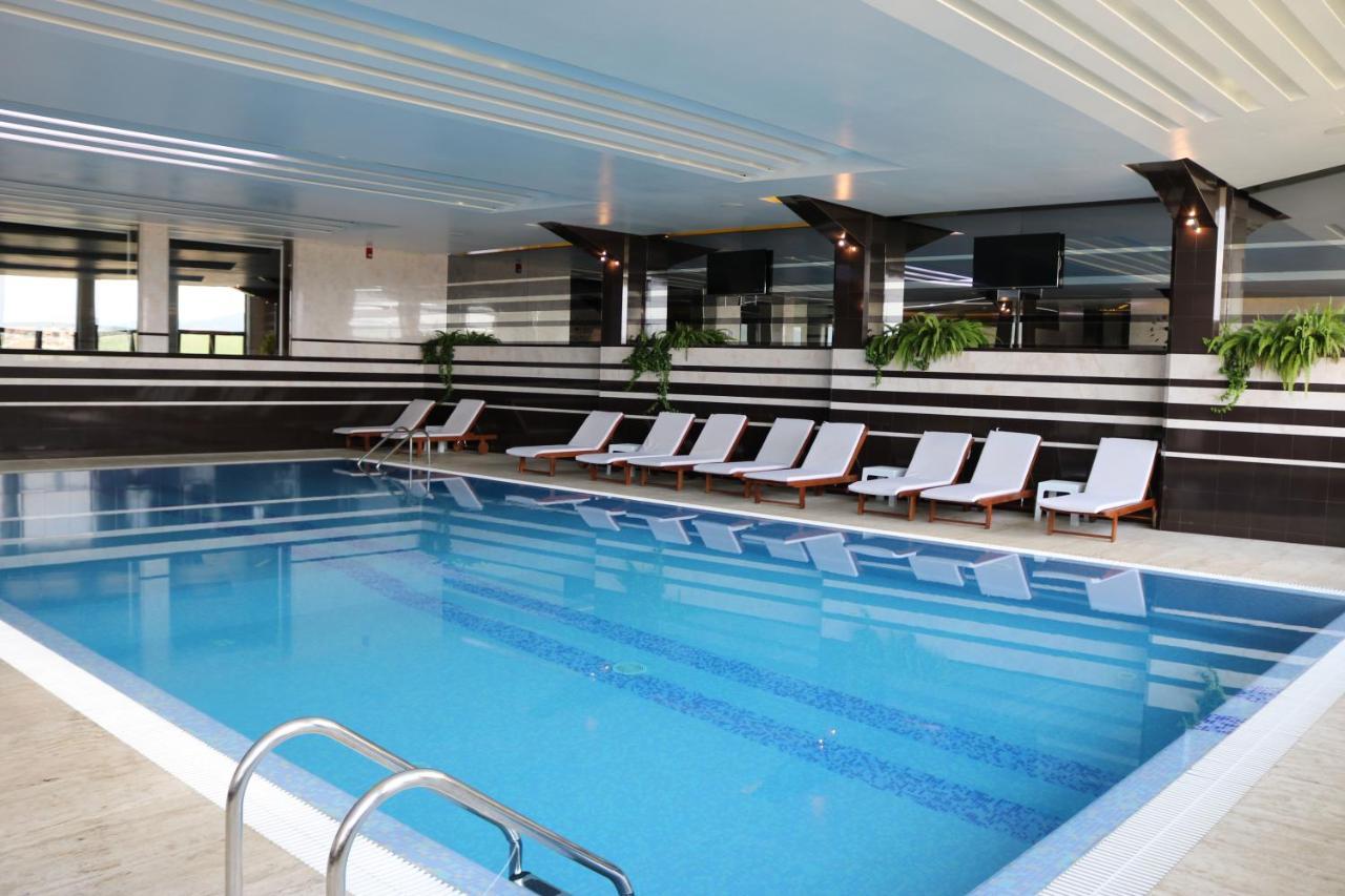 Hotel International Prishtina & Spa Prishtinë Ngoại thất bức ảnh