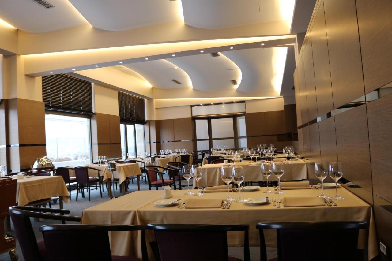 Hotel International Prishtina & Spa Prishtinë Ngoại thất bức ảnh