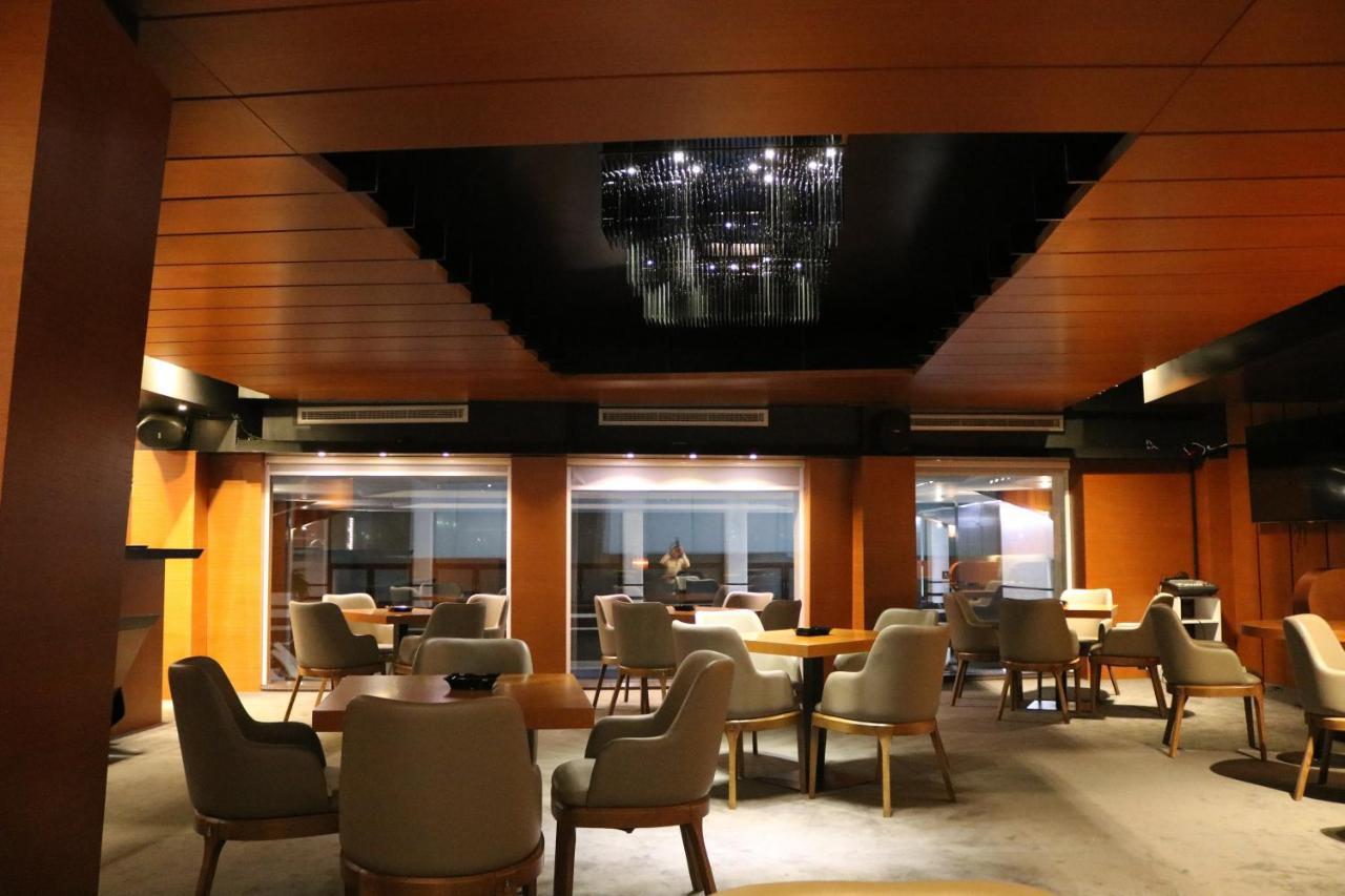 Hotel International Prishtina & Spa Prishtinë Ngoại thất bức ảnh
